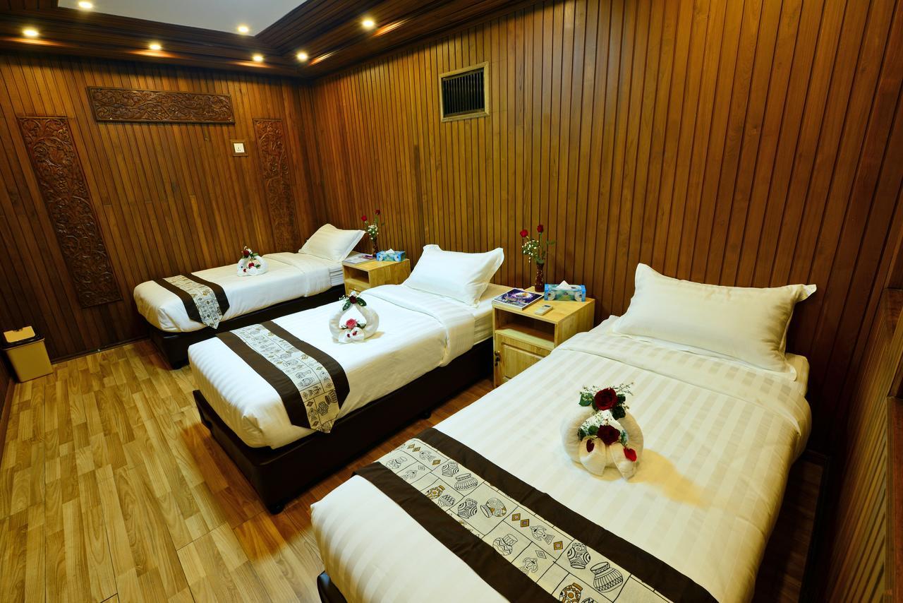 Backpacker Hostel (Adults Only) Yangon Exterior photo