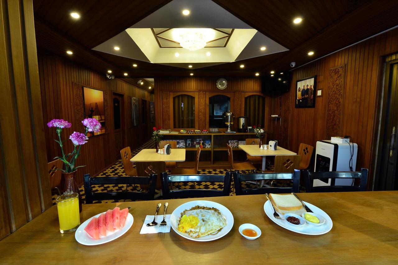 Backpacker Hostel (Adults Only) Yangon Exterior photo